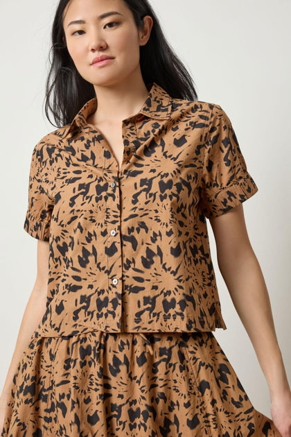 Elastic cuff button down