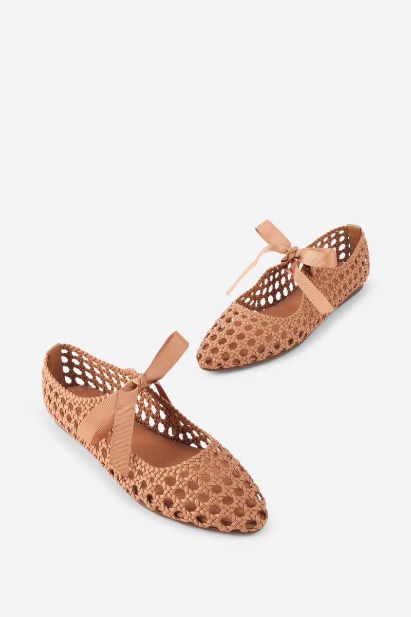 Valley woven flat