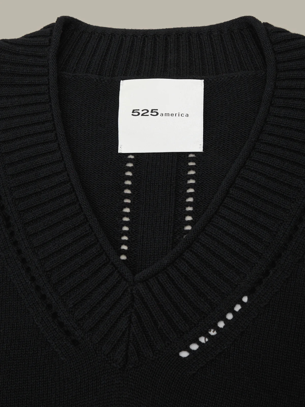 Virginia V-Neck Pullover
