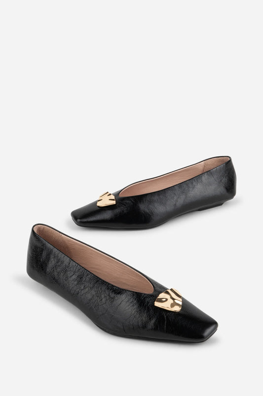Celda Crinkle Patent Flat