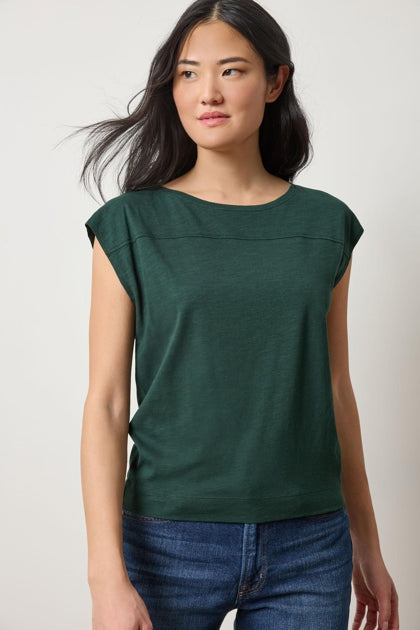 Seamed wedge tee