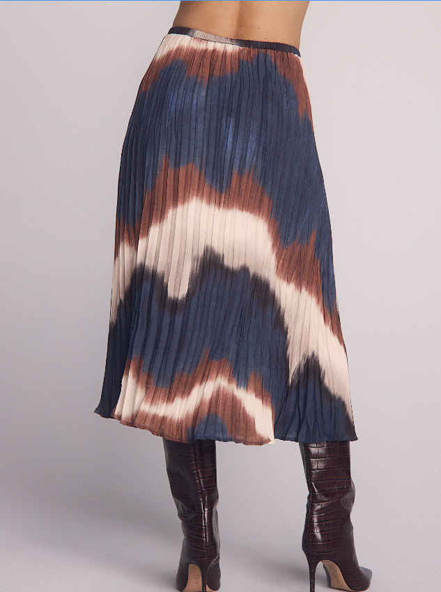 Pleated skirt with tie