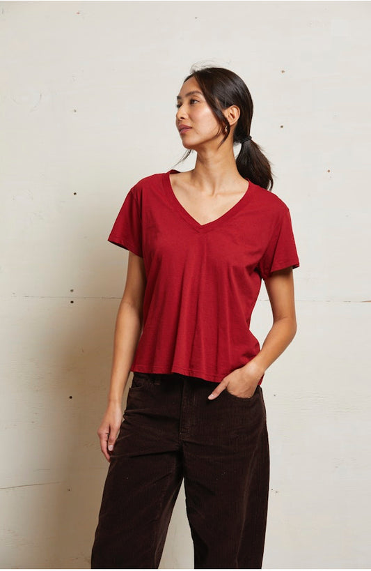 Hendrix- cotton short sleeve boxy v neck tee