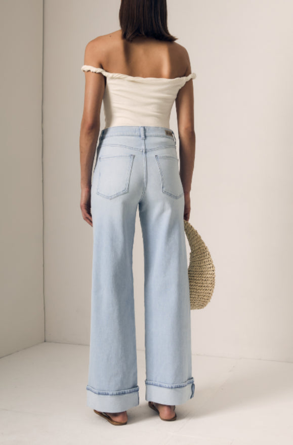 Column with Deep Single Cuff