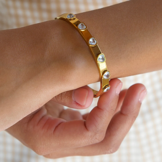 Leslie Heart Bangle
