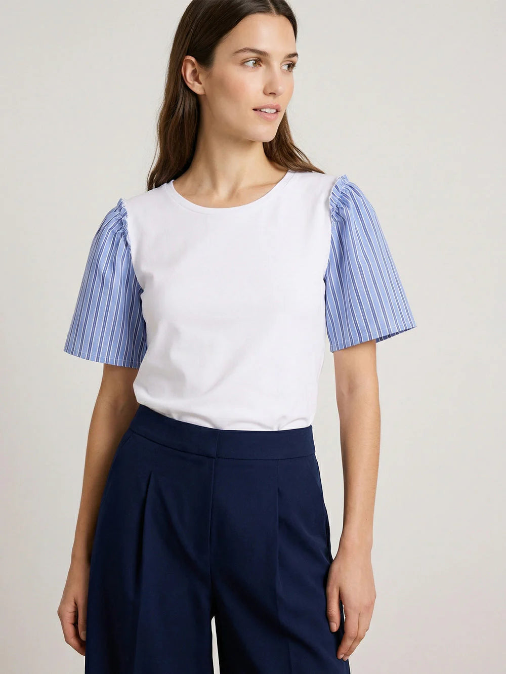 White Short-Sleeved Striped T-Shirt