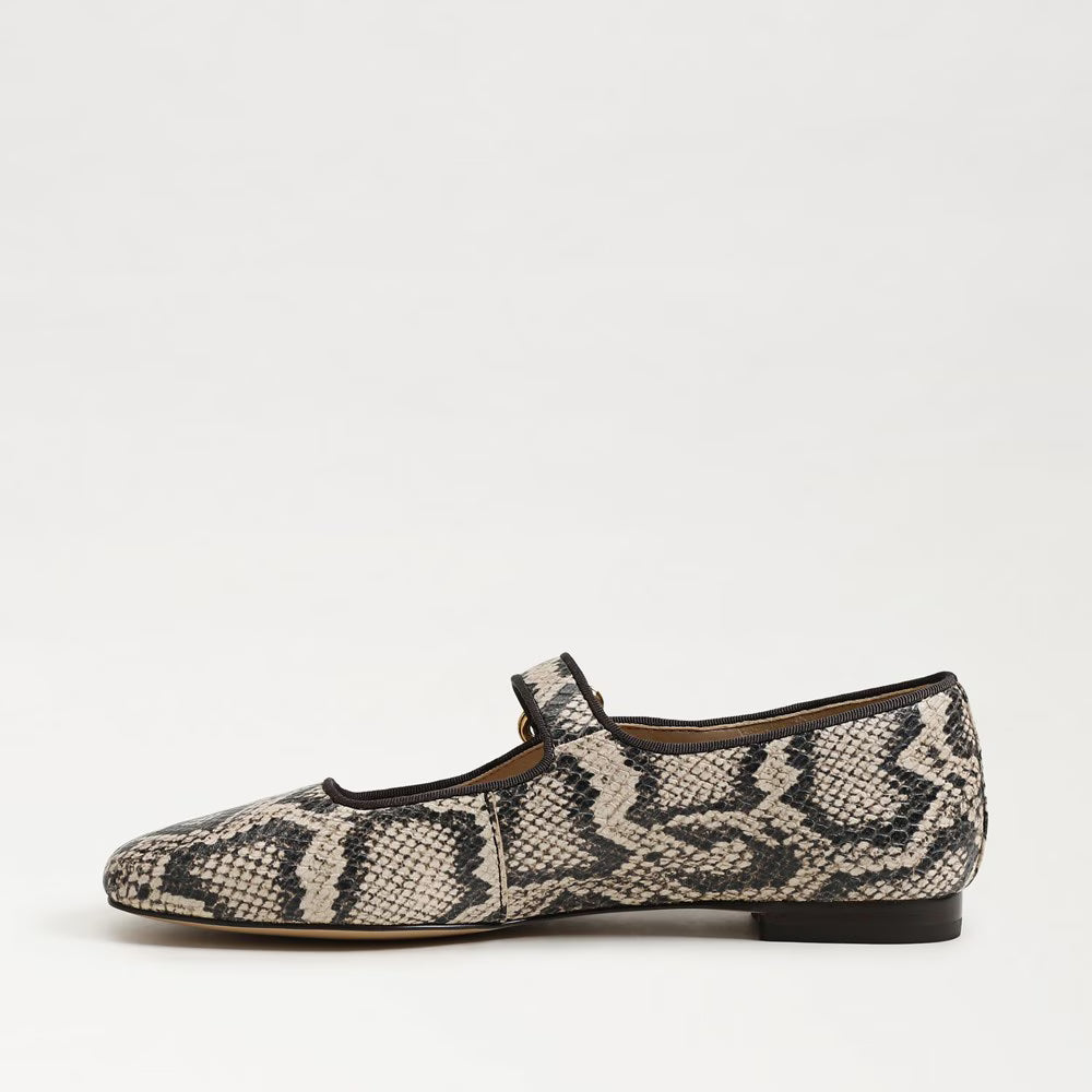 Michaela Mary Jane Flat