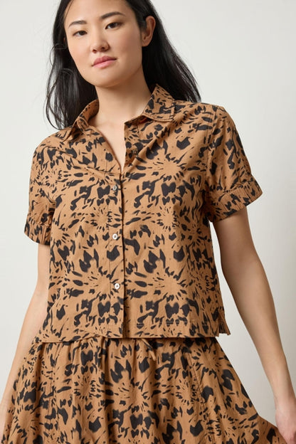 Elastic cuff button down