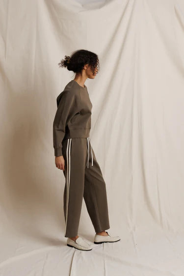 Nell Olive Travel Sweatshirt
