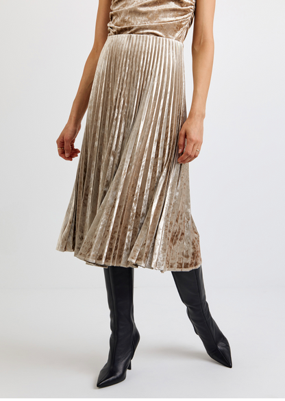 Clean Waist Pleated Skirt