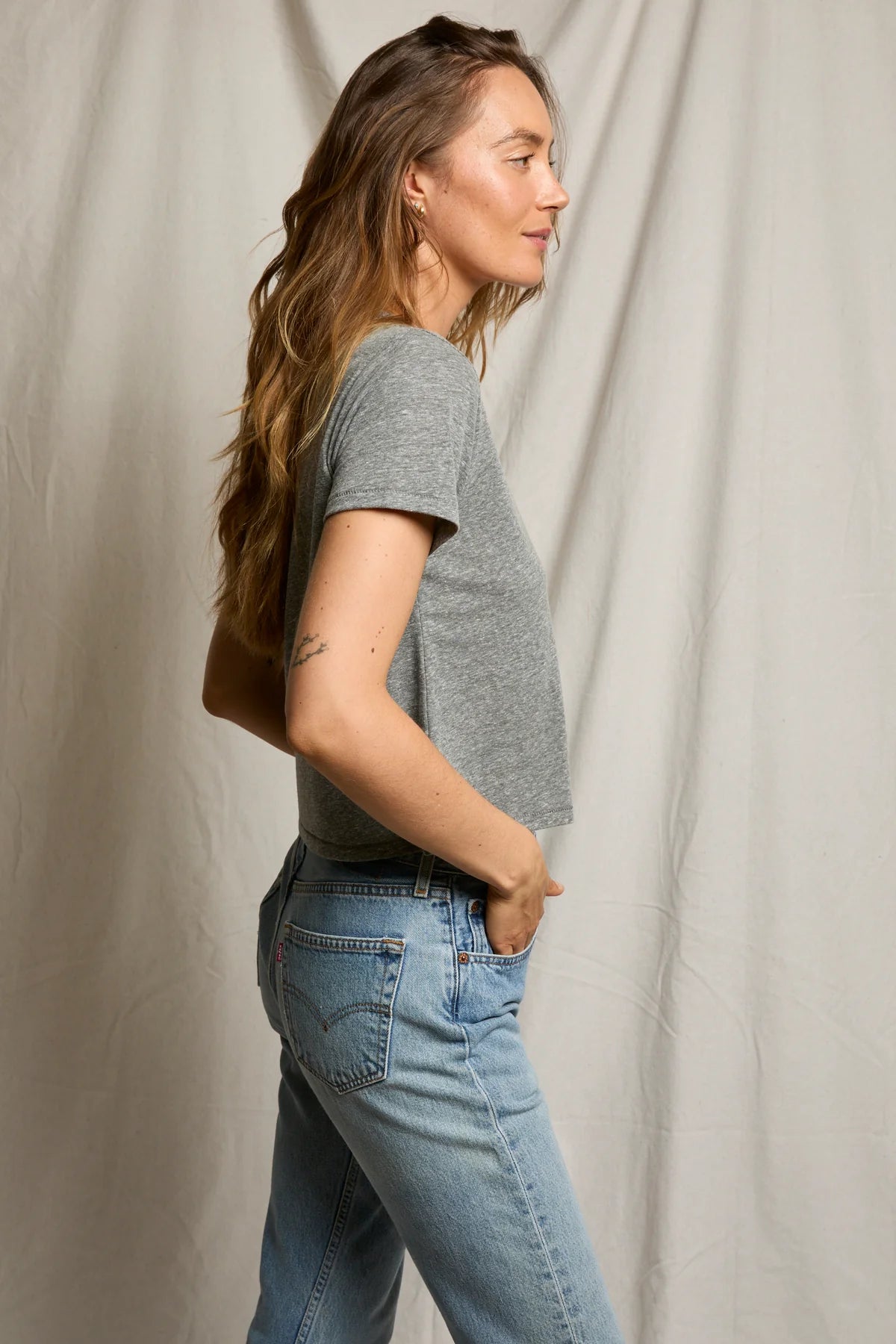Beckett Crispy Cotton V-Neck Tee