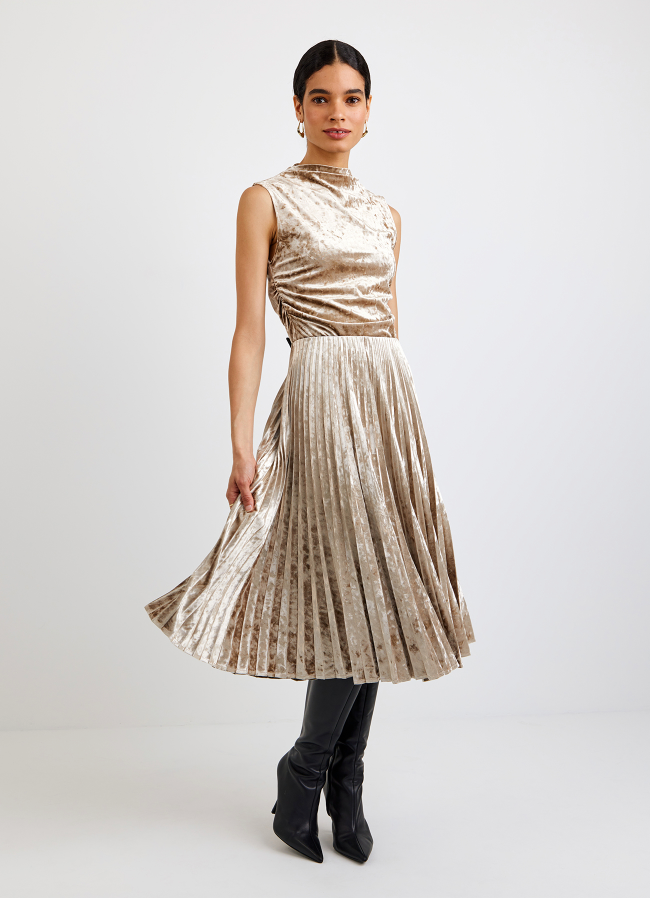 Clean Waist Pleated Skirt