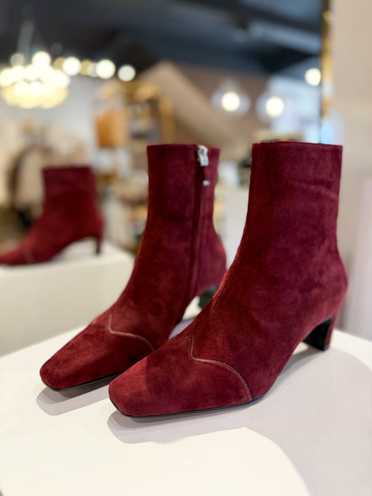 Burgundi Boots