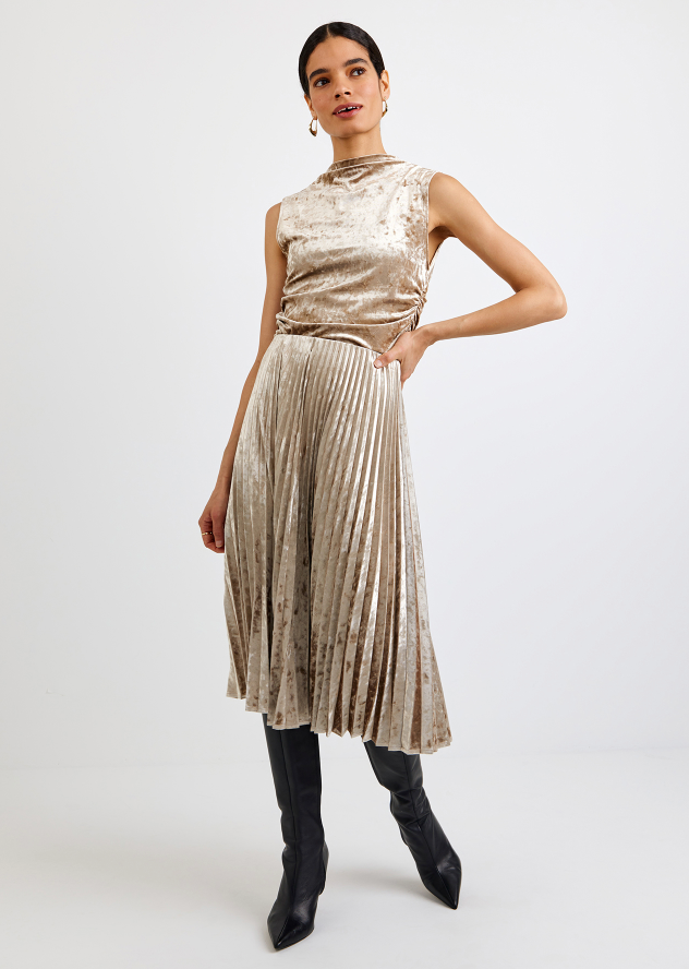 Clean Waist Pleated Skirt