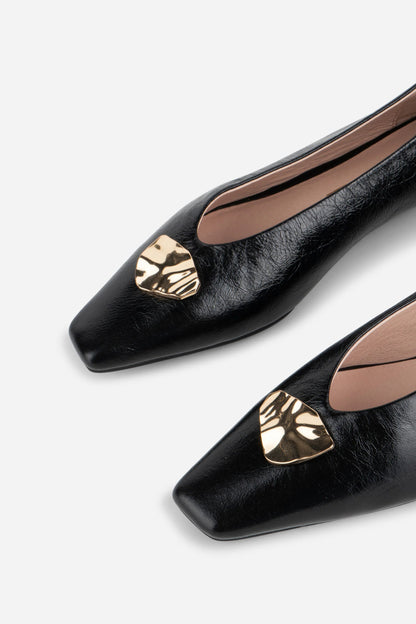 Celda Crinkle Patent Flat