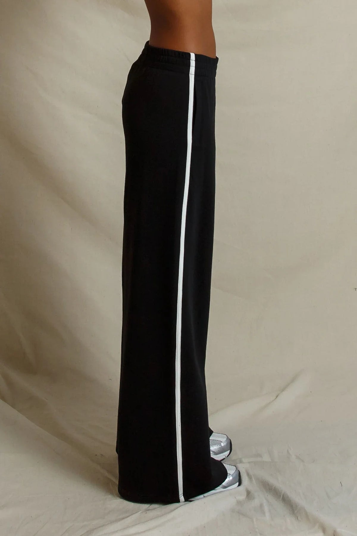 Mikos Travel Wide Leg Pants