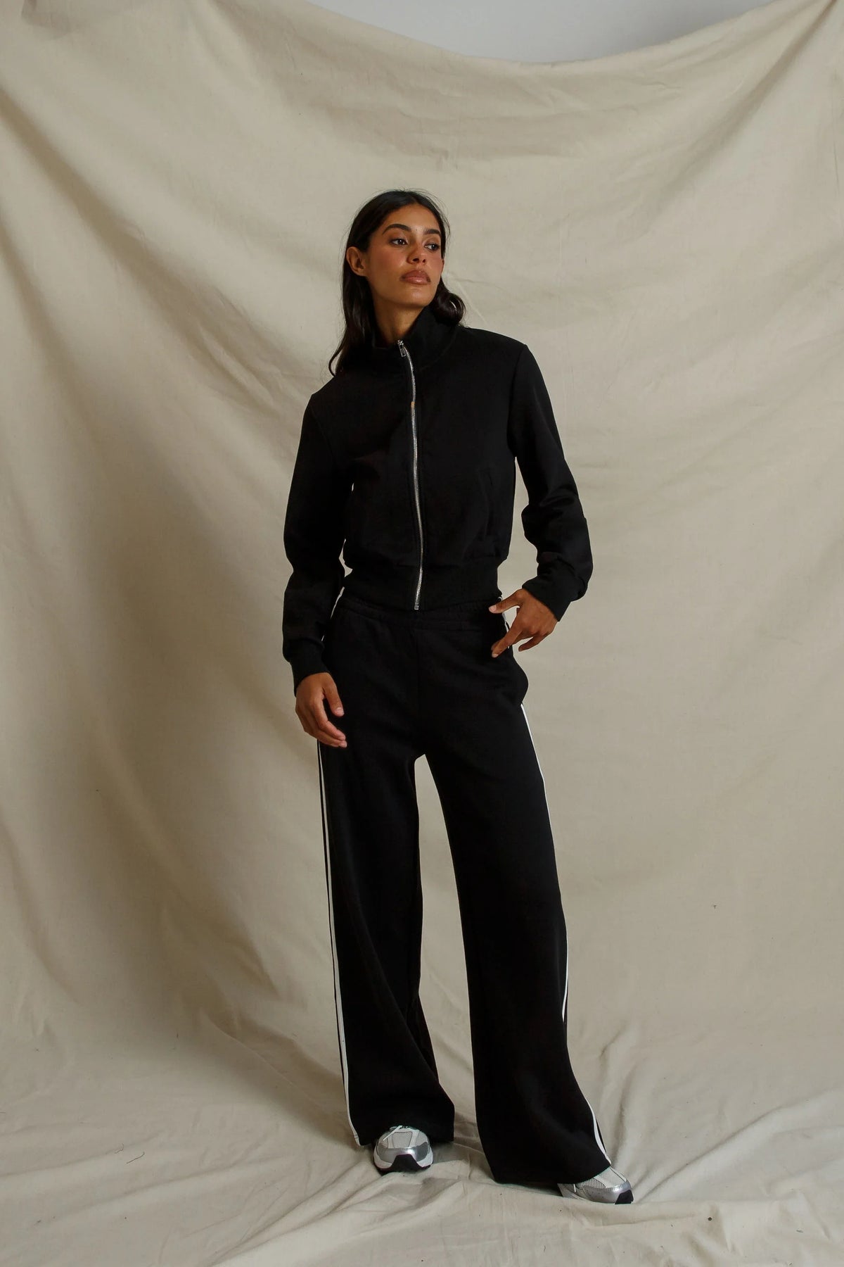 Mikos Travel Wide Leg Pants