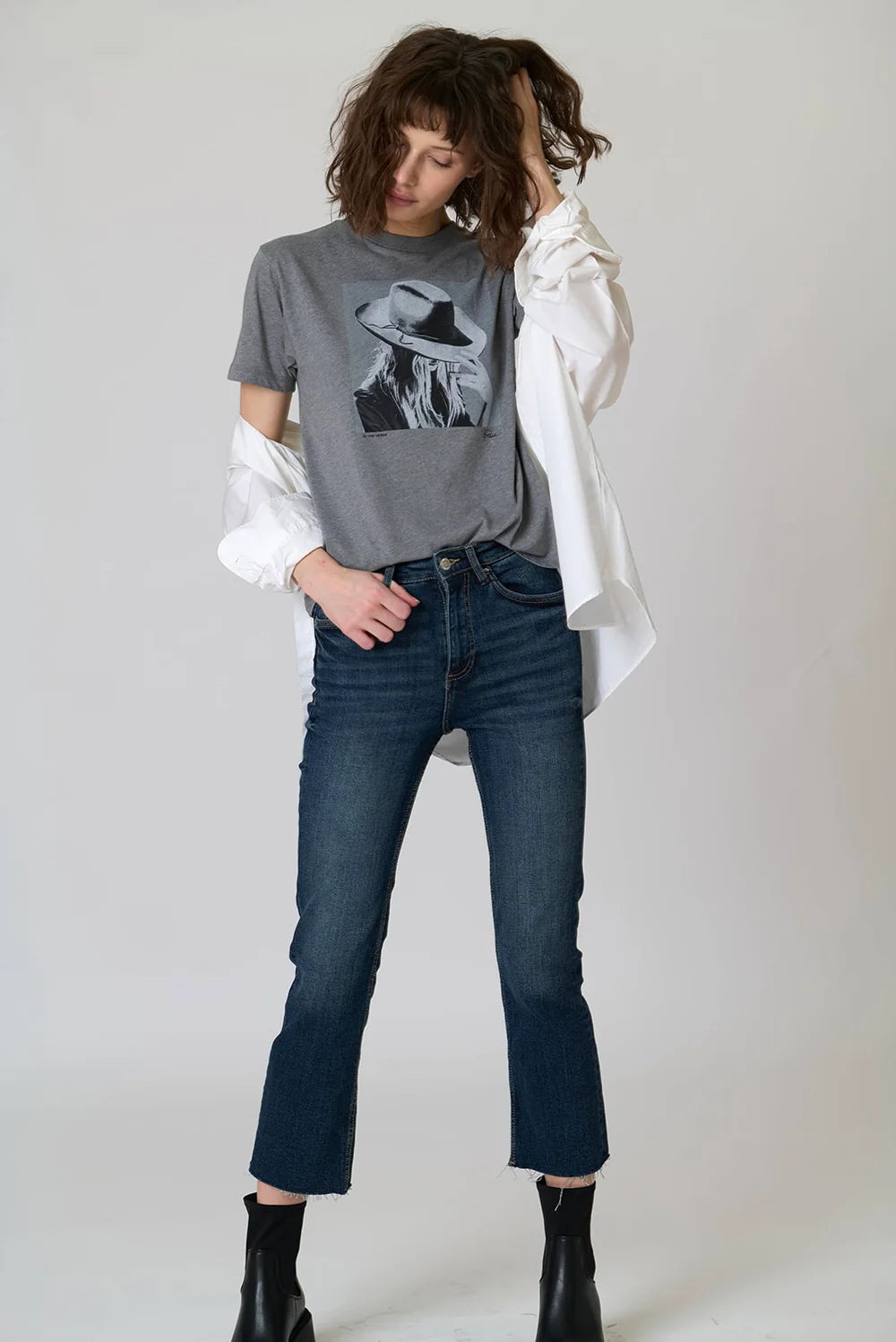 Mushie tee Grey