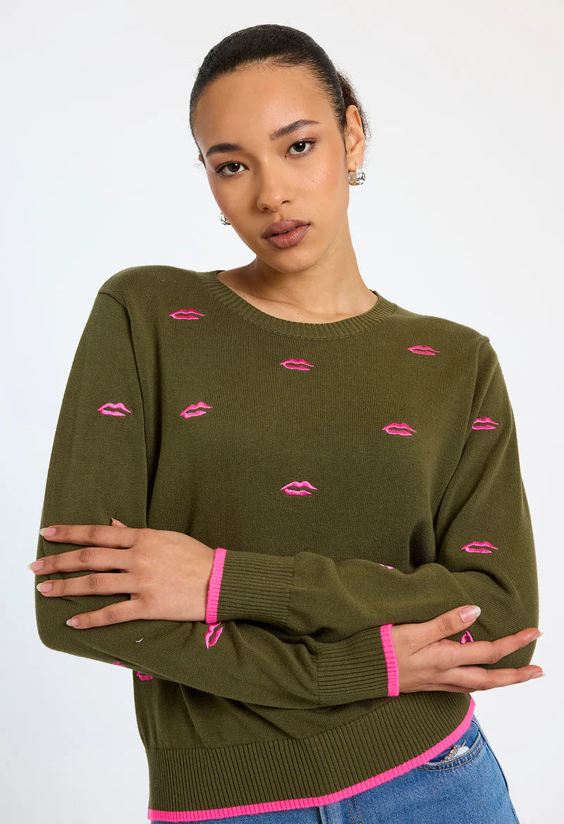 Leila embroidered lips crew