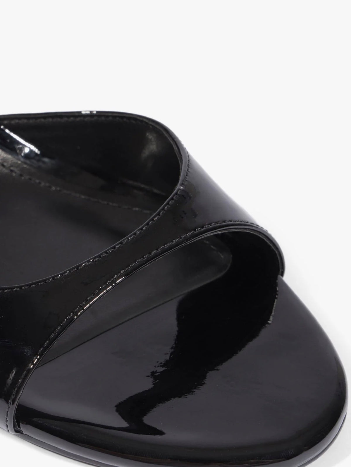 Lyra Mid Patent Leather Heel