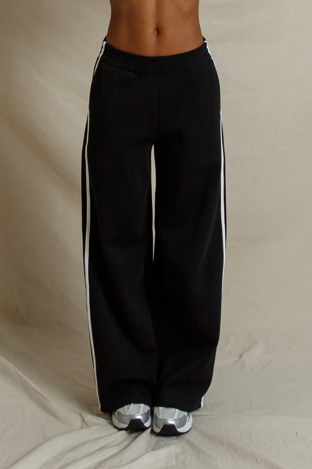 Mikos Travel Wide Leg Pants