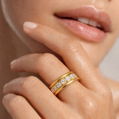 Louise Channel Set Band Ring