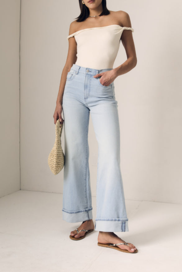 Column with Deep Single Cuff